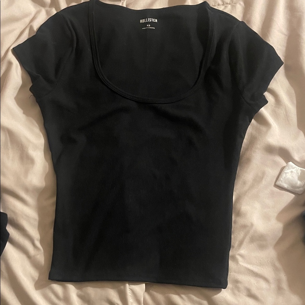 Hollister Black Ribbed Scoop Neck Short Sleeve Tee